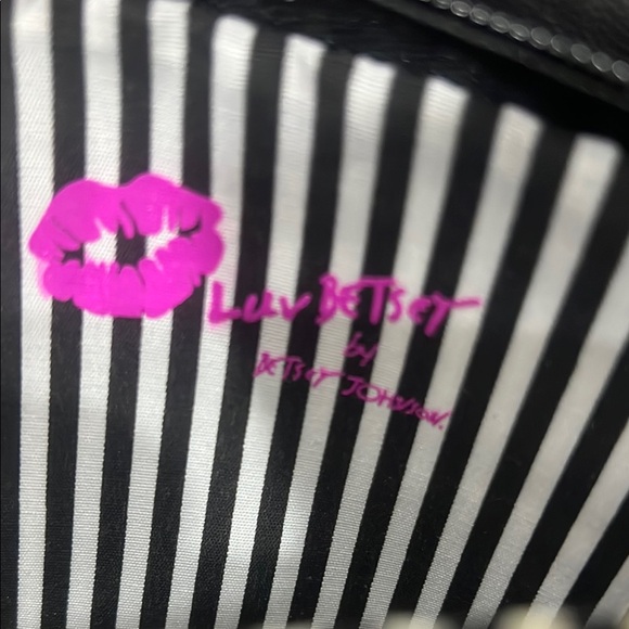 BETSY JOHNSON Wristlet - Picture 4 of 7